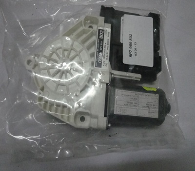 8P7959802