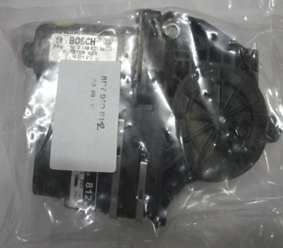 8P7959812